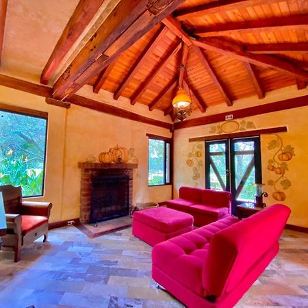 مبيت وإفطار اوتابالو Hacienda San Juan De La Vega المظهر الخارجي الصورة