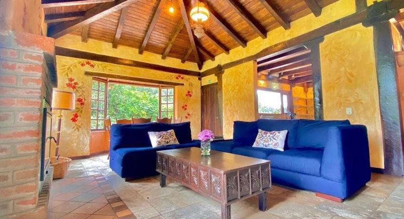مبيت وإفطار اوتابالو Hacienda San Juan De La Vega المظهر الخارجي الصورة