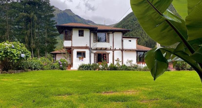 مبيت وإفطار اوتابالو Hacienda San Juan De La Vega المظهر الخارجي الصورة